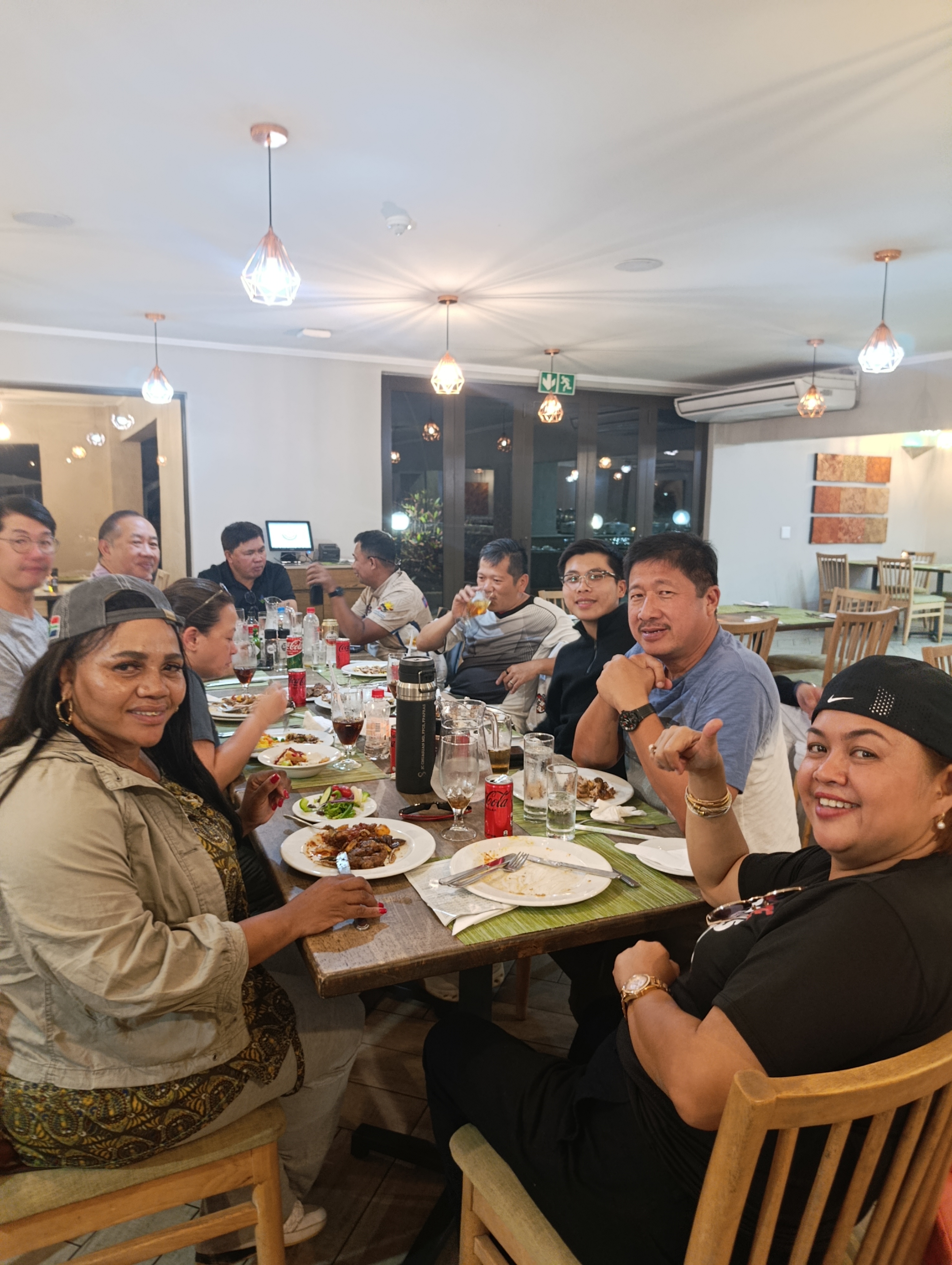 Long table dinner with the group at the lodge restaurant
